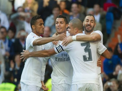 بنزيما يقود ريال مدريد لسحق خيتافي برباعية (فيديو)