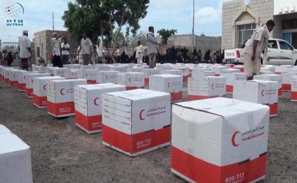 الهلال الامارتي يوزع خمسة آلاف سلة غذائية في حضرموت