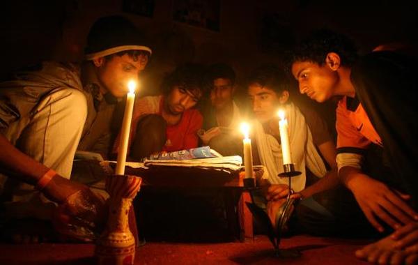 الحوثيون يرفعون أسعار الكهرباء