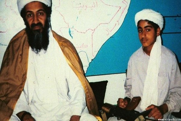 حمزة بن لادن يهدد بالانتقام لاغتيال والده