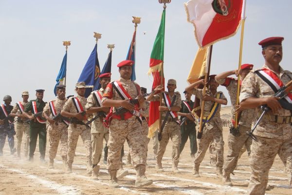 عرض عسكري لقوات الشرعية في مأرب