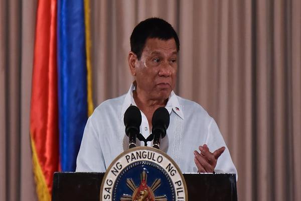الرئيس الفلبيني يأمل بقتل 3 ملايين مدمن وتاجر مخدرات
