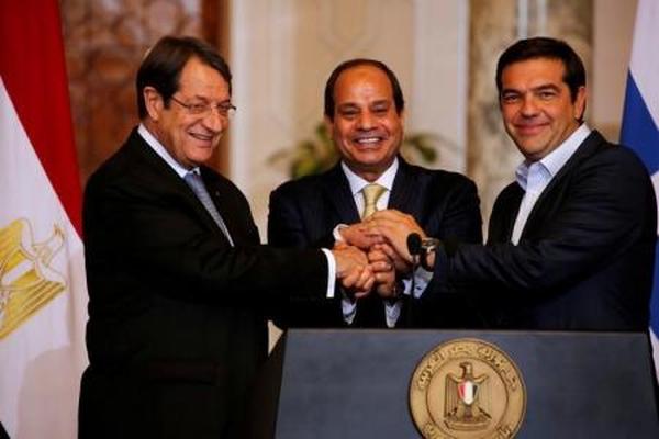 قادة مصر واليونان وقبرص يتفقون على تنسيق جهود مكافحة الهجرة غير الشرعية