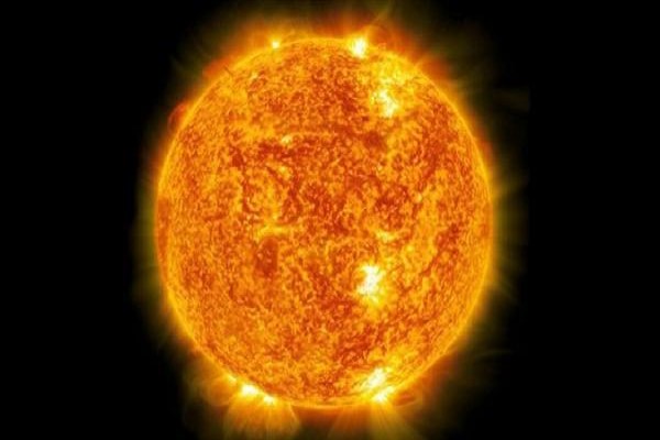 بالفيديو.. أول كسوف للشمس في 2017.. وتحذيرات من النظر إليها