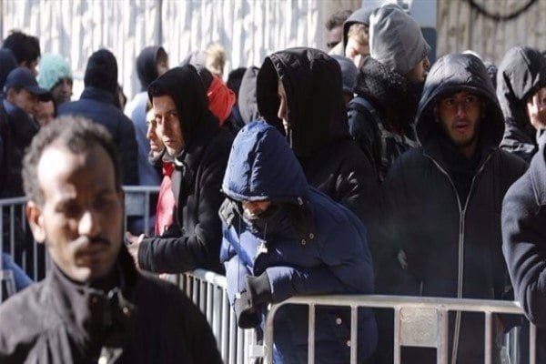ألمانيا تقرر ترحيل لاجئين للاشتباه في صلتهما بالإرهاب