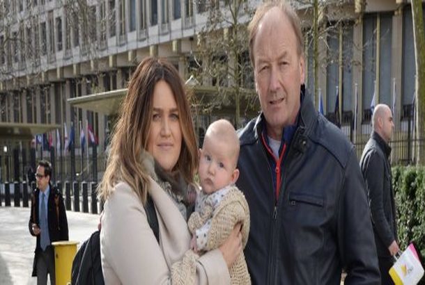 السفارة الأميركية في لندن تستدعي طفلاً عمره 3 أشهر بتهم الإرهاب!