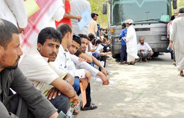 طرد العمالة… اليمنيون أكبر ضحايا الرسوم السعودية الجديدة