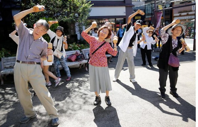 كبار السن يحاربون الشيخوخة باللياقة البدنية في اليابان