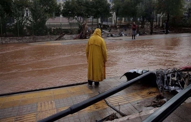 اليونان: مصرع 15 شخصاً بسبب الفيضانات