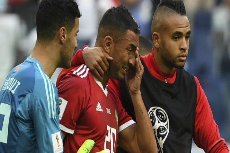 دموع المغربي عزيز بوحدوز بعد أن سجل هدفا ضد منتخبه أمام إيران