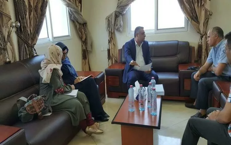 وزير الثقافة في اليمن مروان دماج مع فريق الخبراء التابع للامم المتحدة