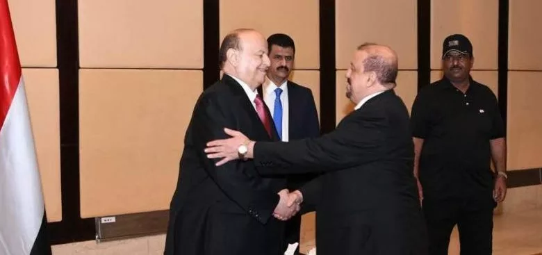 الرئيس هادي مع سلطان البركاني في لقاء قيادات المؤتمر بالقاهرة