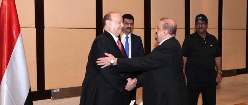 الرئيس هادي مع سلطان البركاني في لقاء قيادات المؤتمر بالقاهرة