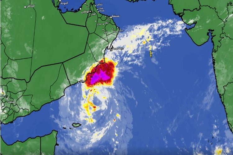 وكيل محافظة سقطرى: اتخاذنا كافة التدابير لمواجهة آثار العاصفة المدارية "لبان"