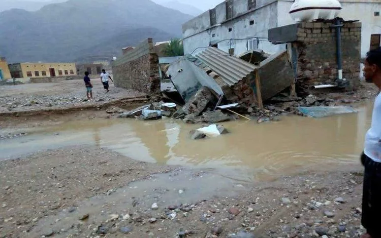 أمطار غزيرة في المهرة جراء العاصفة المدارية لبان..