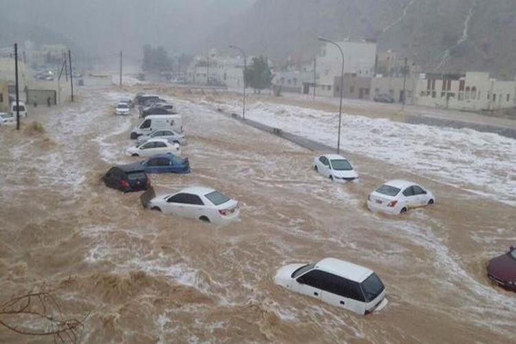 العاصفة المدارية لُبان تسبب بانقطاع الإنترنت عن المهرة