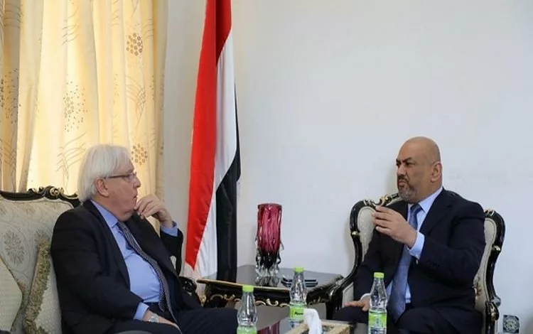 وزير الخارجية خالد حسين اليماني مع المبعوث الأممي مارتن غريفيث
