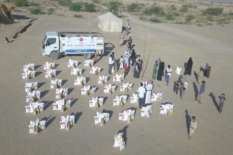 مساعدات تركية لـ 1000 أسرة في اليمن