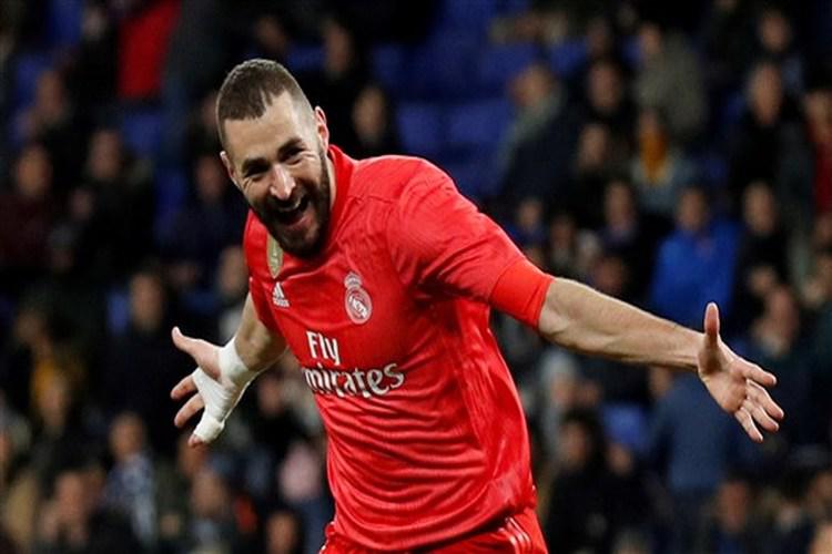 رئيس ريال مدريد يقول إن كريم بنزيما أفضل مهاجم في العالم