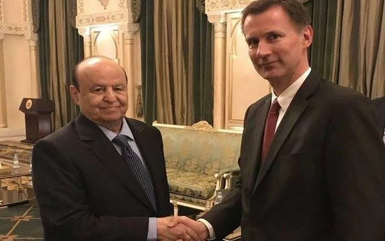 وزير الخارجية البريطاني جيرمي هنت مع الرئيس اليمني عبدربه منصور هادي في الرياض