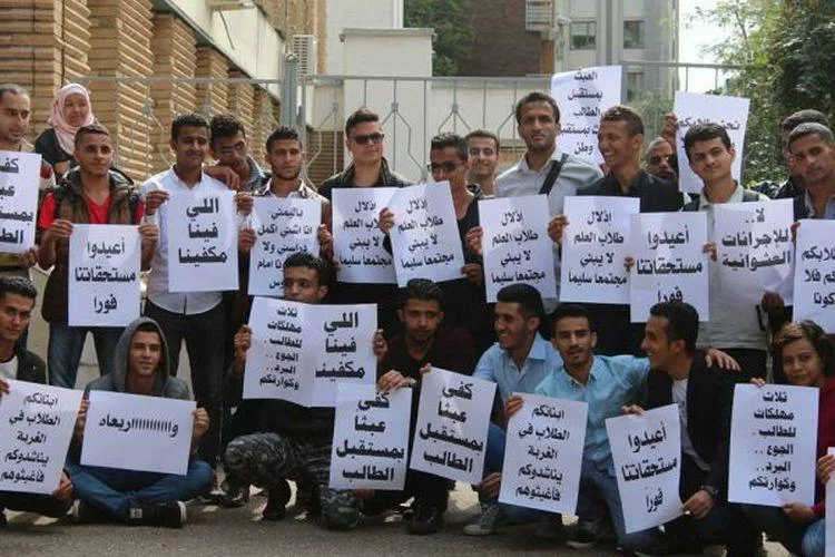 طلاب اليمن في الخارج يعلنون برنامج تصعيد حتى إغلاق السفارات