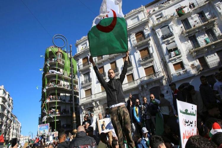 تعرف على قائمة الممنوعين من مغادرة الجزائر