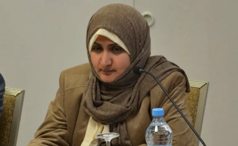 الناشطة اليمنية ألفت الدبعي تستقيل من حزب الإصلاح