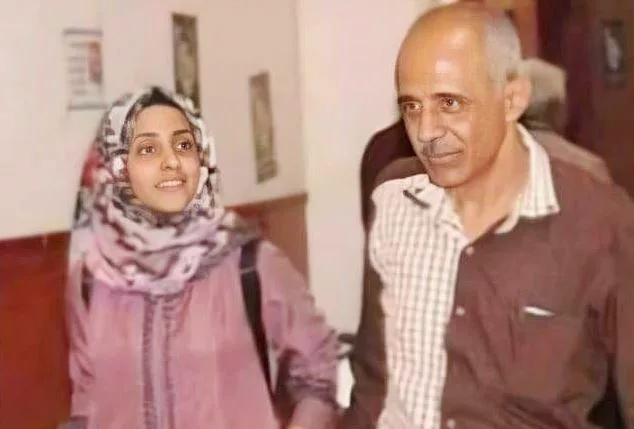 أبرار الإرياني مع والدها عبدالكريم
