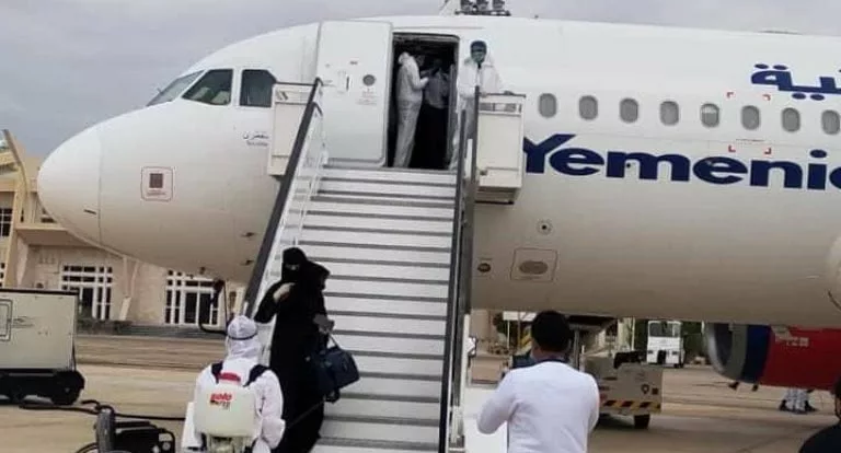 وصول أولى رحلات نقل العالقين اليمنيين إلى سيئون