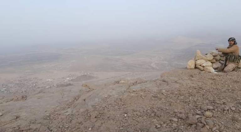 معارك بين قوات الجيش ومليشيات الحوثي في جبل البلق مأرب