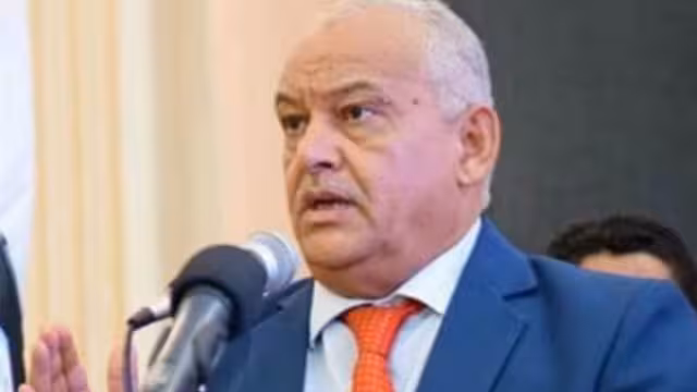 نجاة وزير الخدمة المدنية عبدالناصر الوالي من محاولة اغتيال في عدن