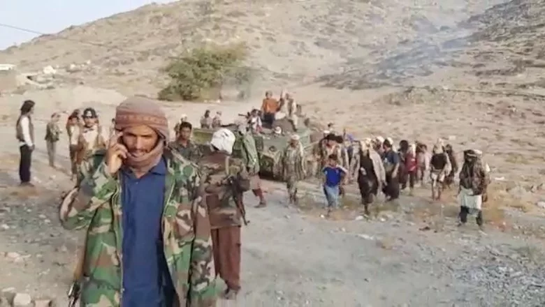 الجيش ورجال القبائل يتقدمون إلى مركز مديرية الزاهر في محافظة البيضاء وسط اليمن