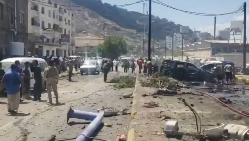 انفجار يستهدف موكب محافظ عدن في التواهي اليمن وسقوط قتلى وجرحى