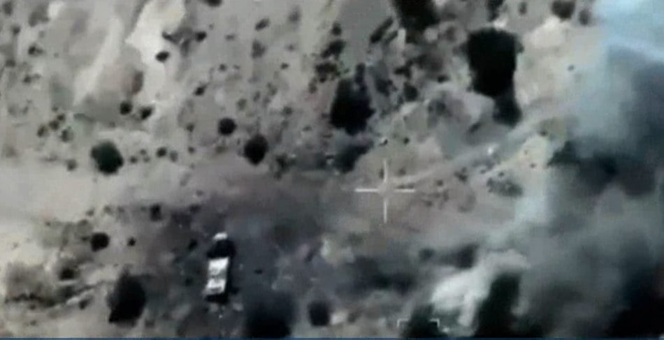 مشاهد من غارات استهدفت آليات تتبع الحوثيين في مأرب