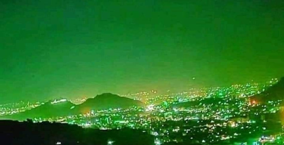 الحوثيون يصبغون صنعاء ومدن أخرى باللون الأخضر في المولد النبوي