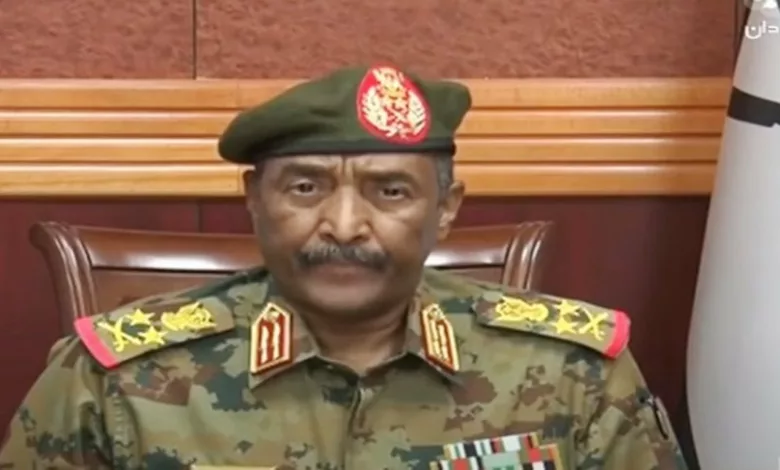 رئيس مجلس السيادة السوداني عبدالفتاح البرهان يصدر إعلان الطوارئ وحل الحكومة