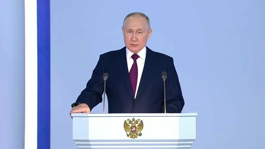 الرئيس الروسي فلاديمير بوتين يلقي كلمة أمام الجمعية الفيدرالية ويوجه رسائل داخلية وخارجية