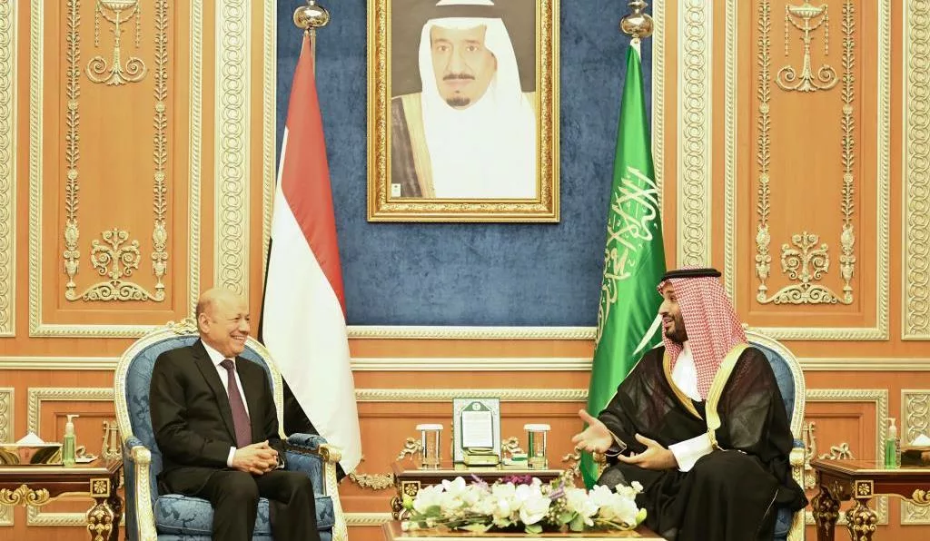 محمد بن سلمان يلتقي العليمي وأعضاء في المجلس الرئاسي اليمني