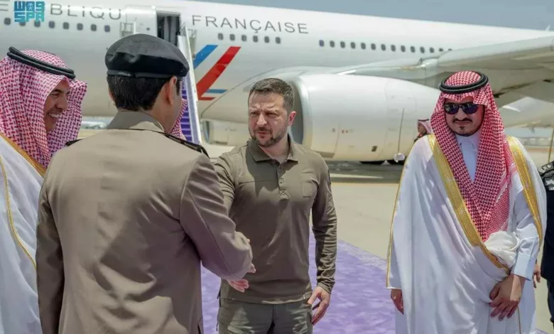 رئيس أوكرانيا يصل جدة السعودية للمشاركة في القمة العربية