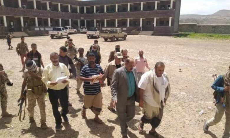 رئيس سياسي المقاومة الوطنية في إب كامل الخوداني ومدير قطعبة محمد الزيدي يتفقدان المراكز الصيفية والامتحانات