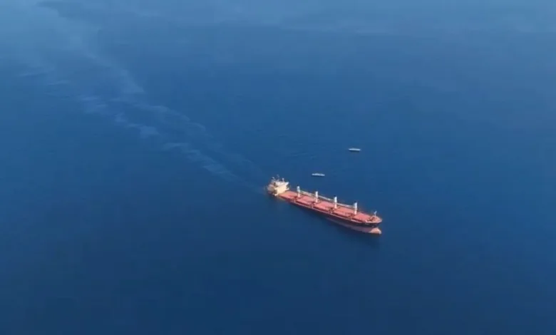السفينة روبي مار استهدفها الحوثيون في البحر الأحمر وتهدد بكارثة بيئية