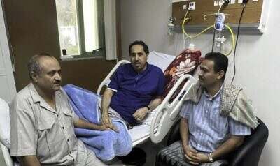 رئيس دائرة الشباب بالمكتب السياسي يطمئن على صحة وزير الرياضة نايف البكري (إعلام المقاومة)