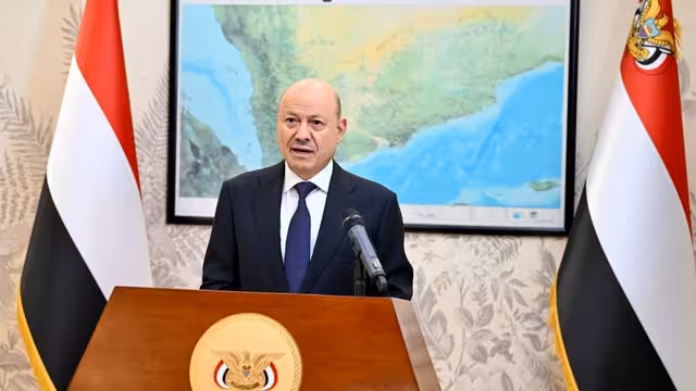 بيان رئيس مجلس القيادة: للالتحام بمعركة استعادة الدولة وإنهاء الانقلاب
