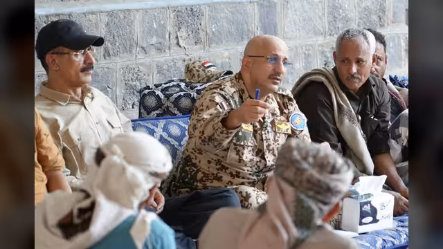طارق صالح يلتقي مشايخ الوازعية: حان الوقت لاستعادة الدولة