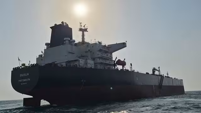 الحوثيون يعلنون مهاجمة منشآت نفطية سعودية على البحر الأحمر