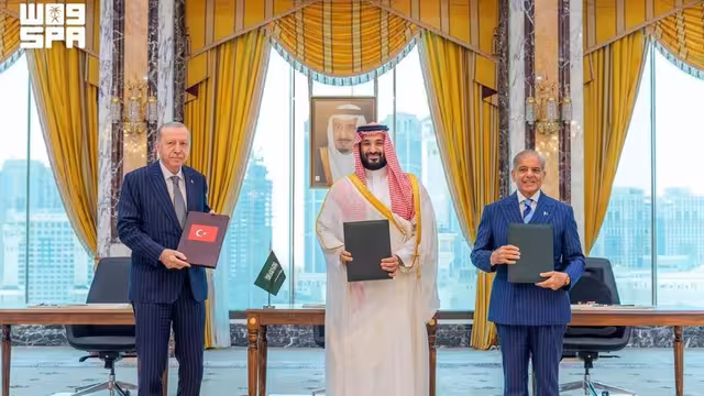 بيان توقيع اتفاقية مكة للدفاع المشترك بين السعودية وتركيا وباكستان