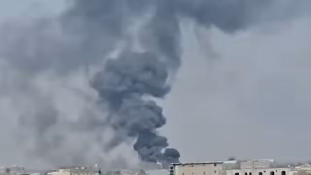 الحكومة اليمنية عقب الهجوم الحوثي على ميناء المخا: سنحمي المنشآت الحيوية