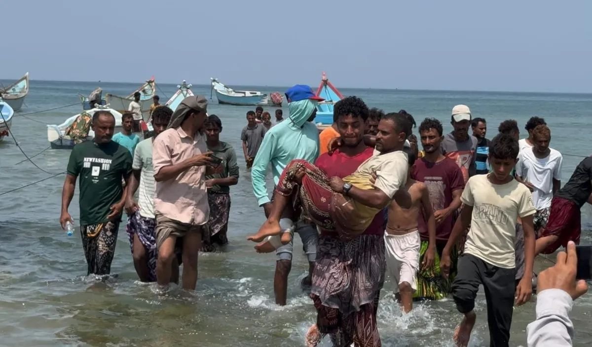 الحديدة: عودة عشرات الصيادين بعد نجاتهم من قصف حوثي في البحر الأحمر