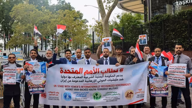 يمنيون يحتجون في نيويورك للتنديد بتصعيد الحوثيين