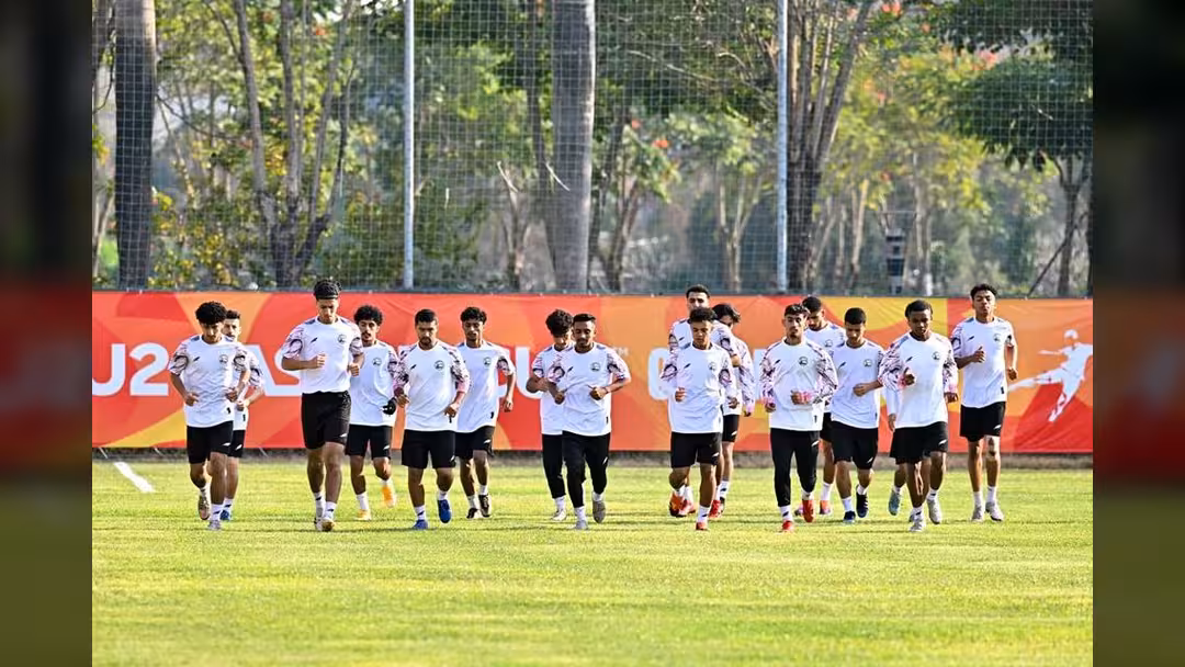 الصين: منتخب اليمن للشباب يجري تدريباً استعداداً لنهائيات كأس آسيا